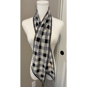 Women's Usna Scarf Black And White Geometric